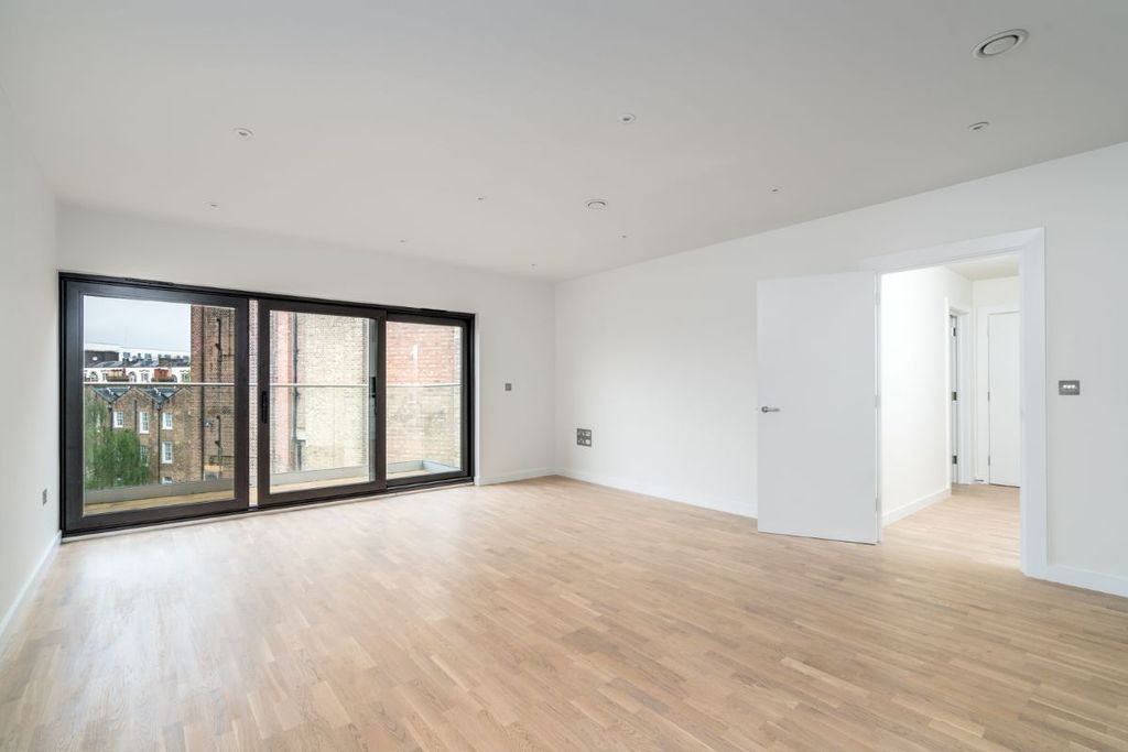 Property photo 3 of 8