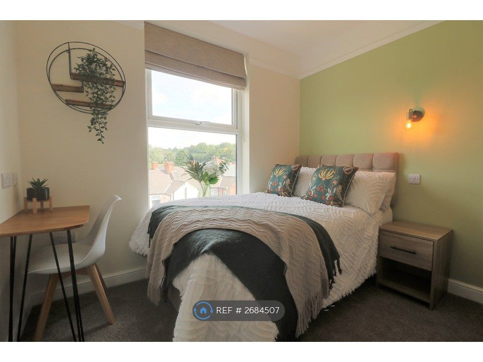 Property photo 1 of 17 Bedroom 1