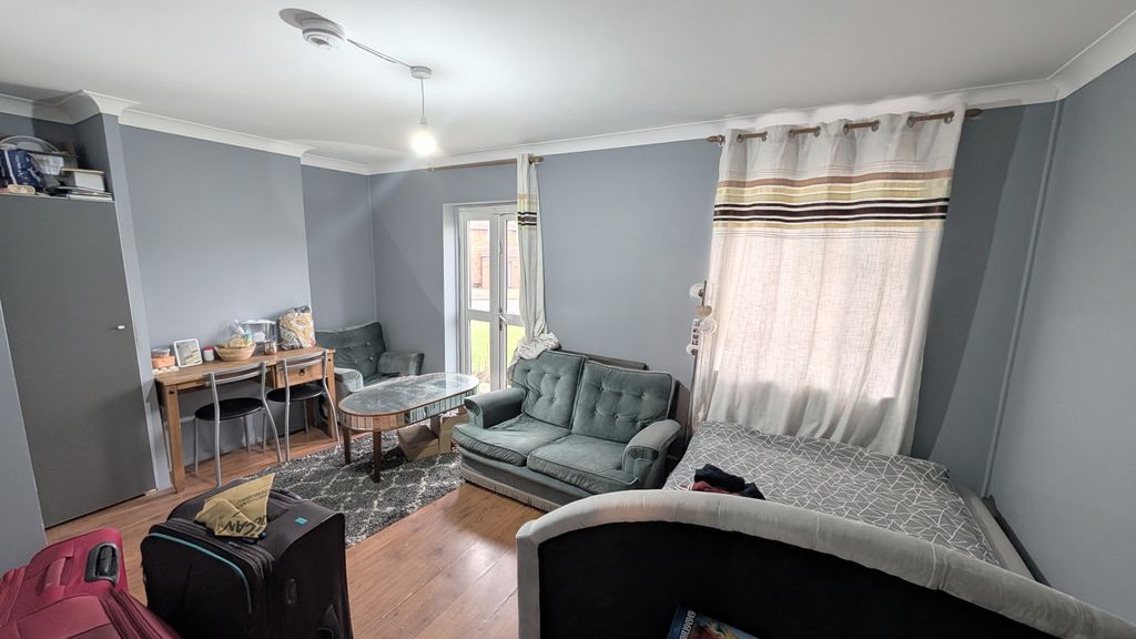 Property photo 2 of 7 Image