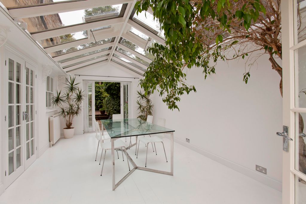 Property photo 3 of 8 Photo 5