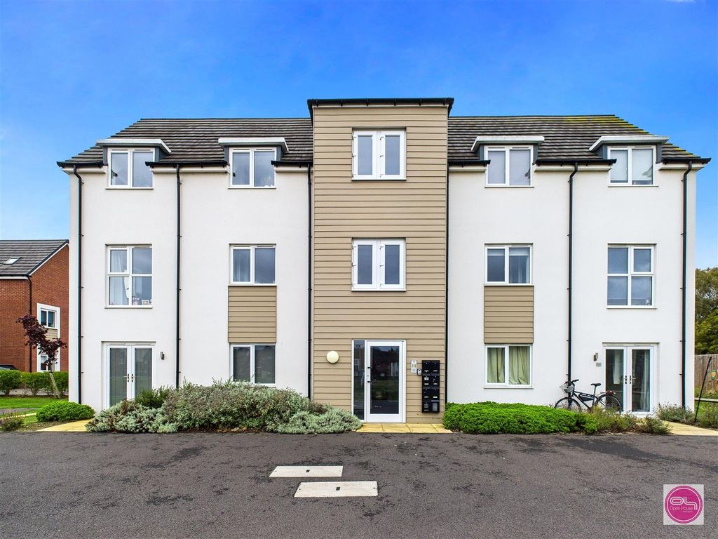 Property photo 1 of 20 Starling Close, Branston (4).Jpg