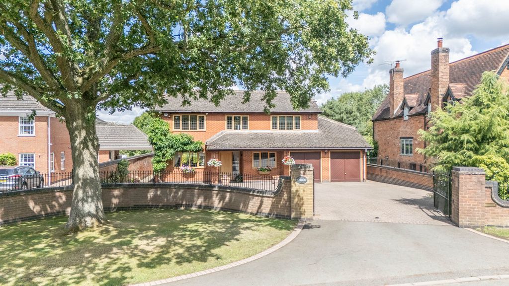 Property photo 1 of 32