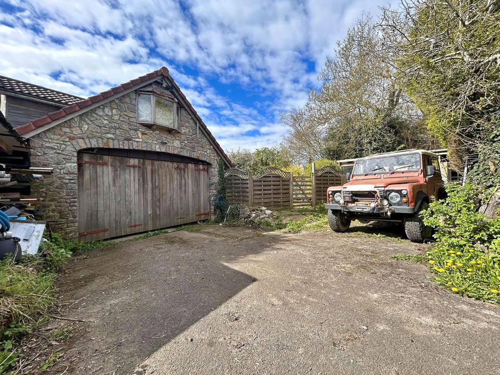 Property photo 3 of 18