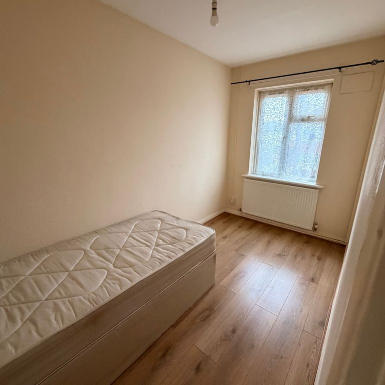 Property photo 3 of 7 Gallery