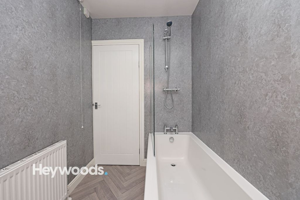 Property photo 3 of 37