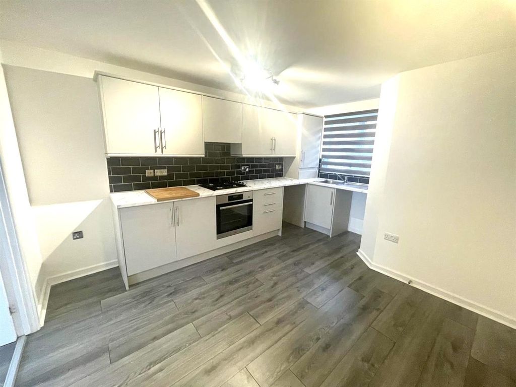 Property photo 3 of 13 11d5771d-d6F1-4819-8E78-E90F9B21A6A9.Jpg