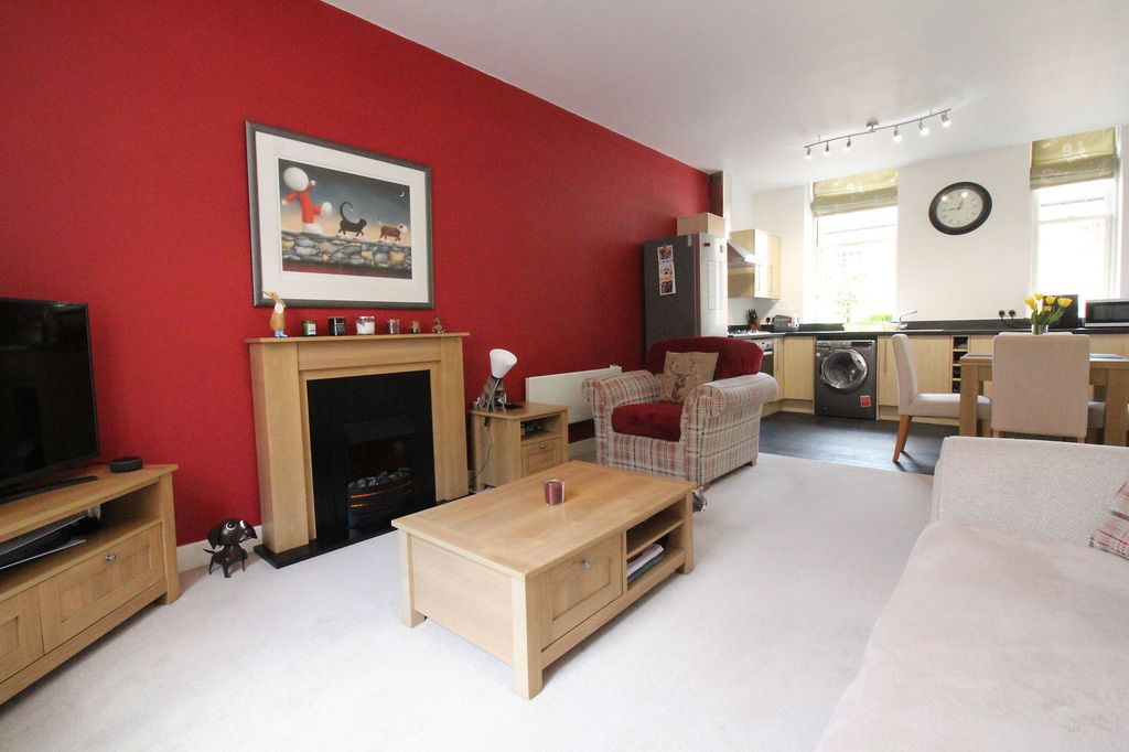 Property photo 3 of 14