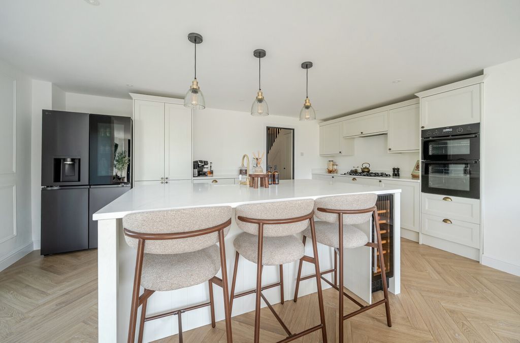 Property photo 3 of 19 1435438-13-69d771...