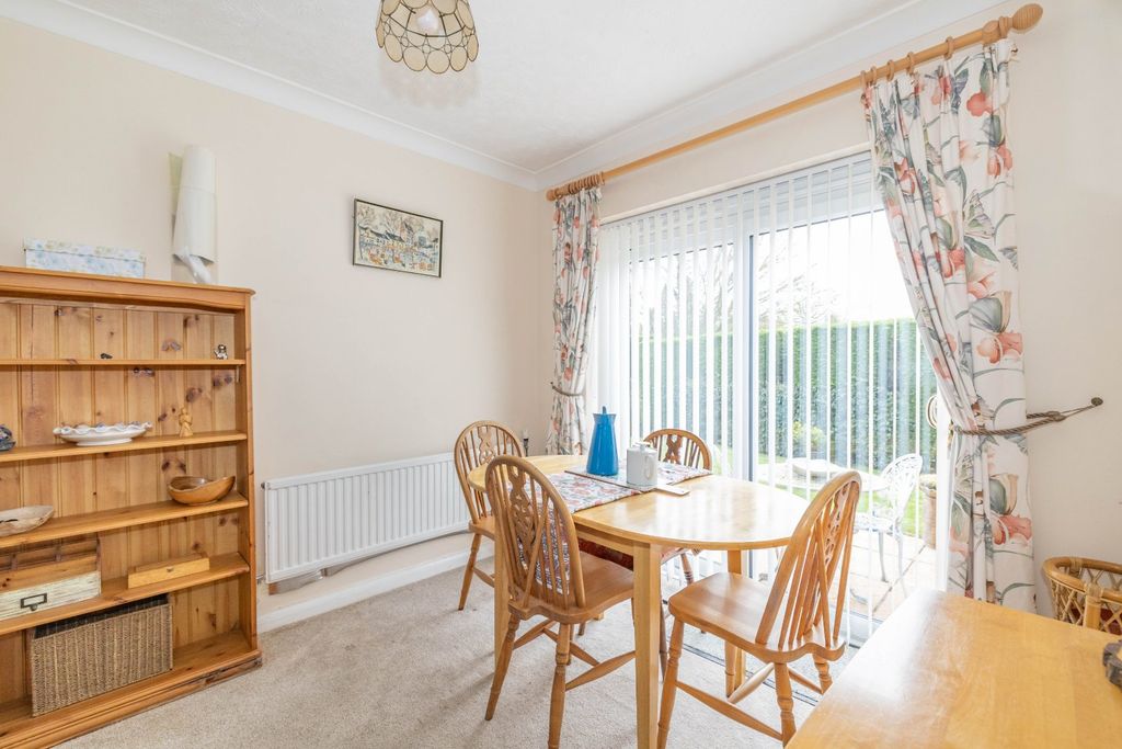 Property photo 3 of 12 Picture 3