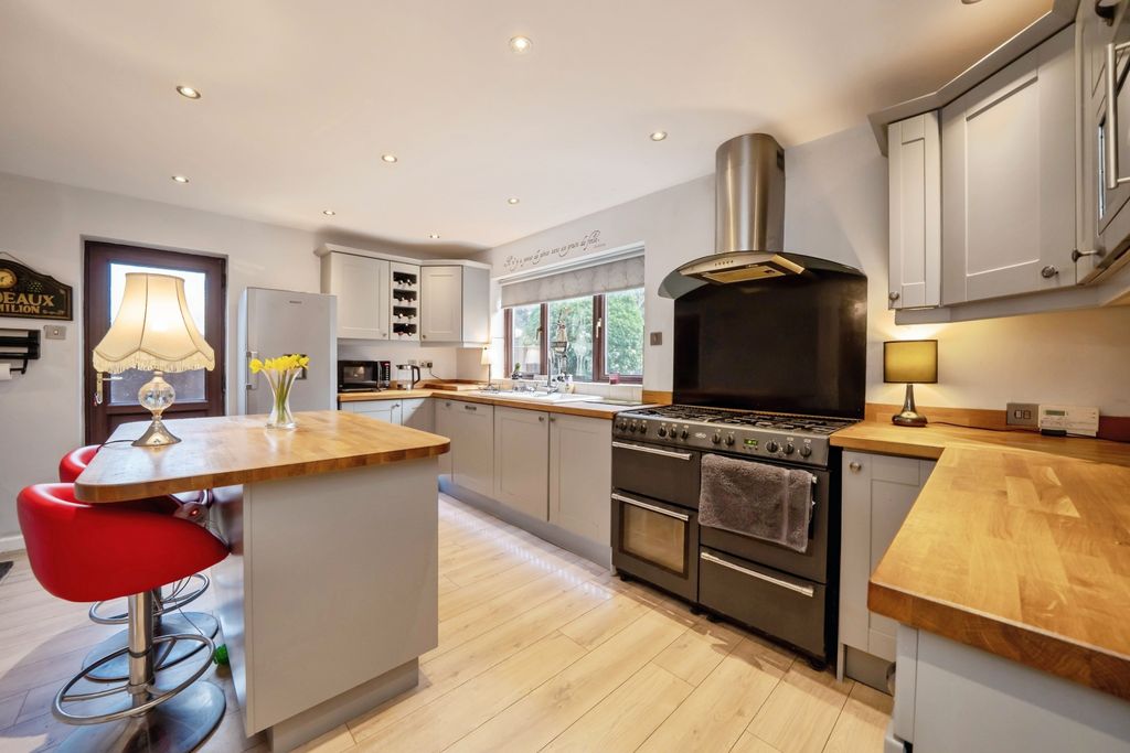 Property photo 2 of 24 2. Kitchen