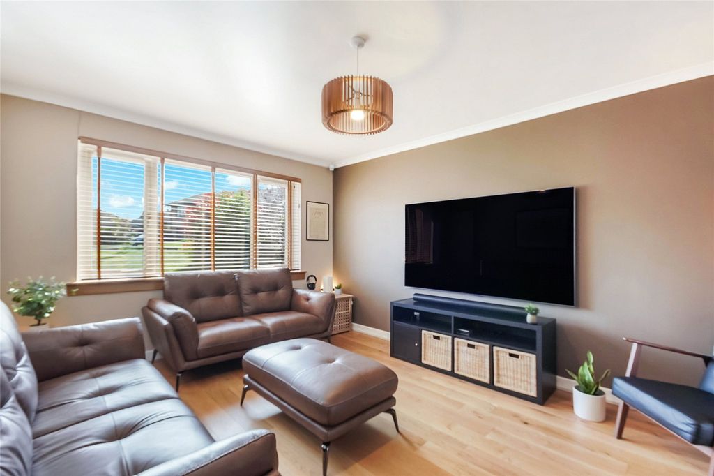 Property photo 2 of 23 Living Room