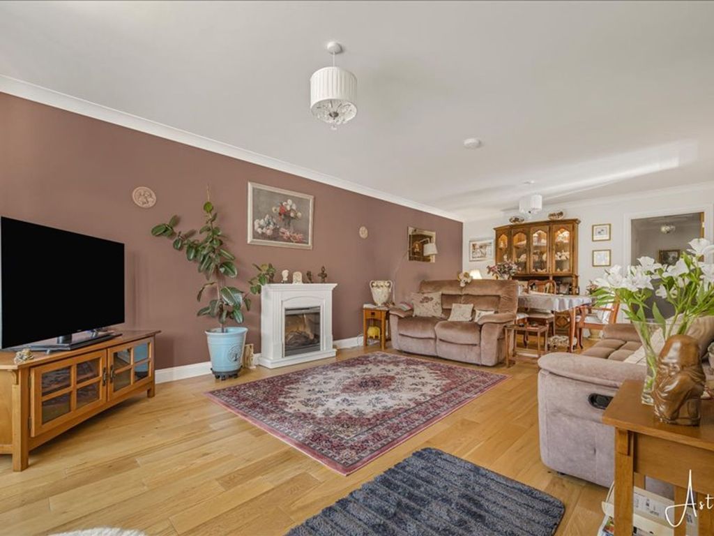 Property photo 3 of 24