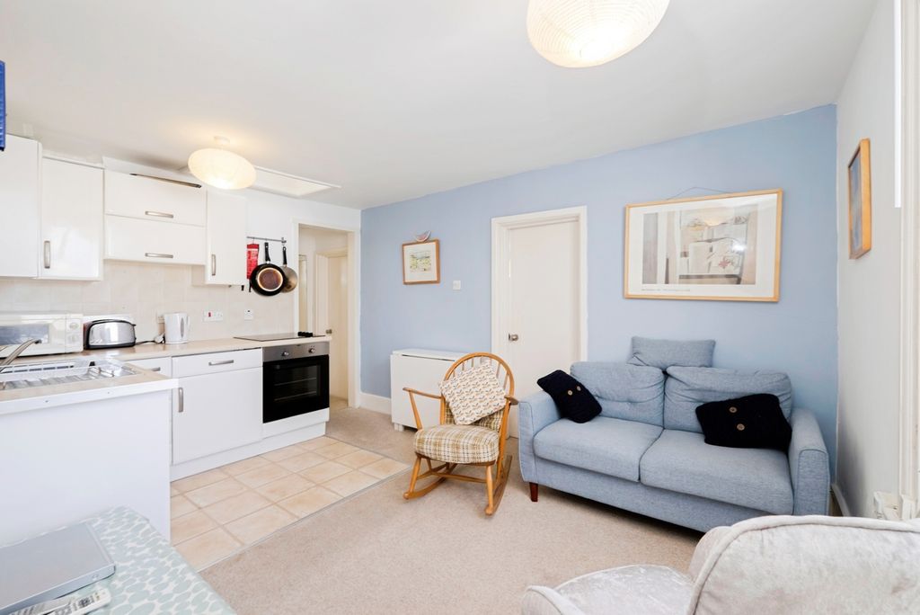Property photo 2 of 17 Photo
