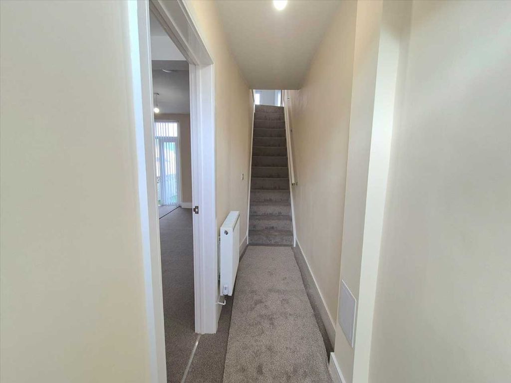 Property photo 3 of 26 Hall