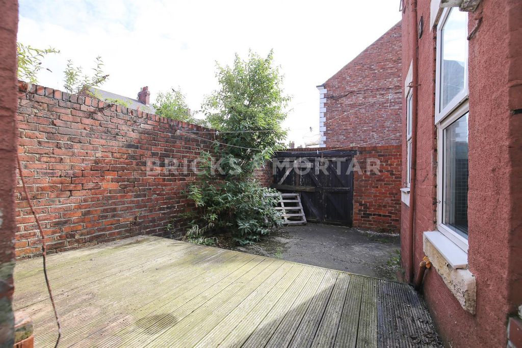 Property photo 3 of 8 3.Jpg