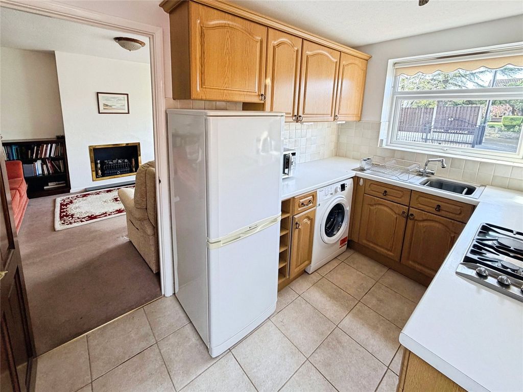 Property photo 2 of 19 Kitchen