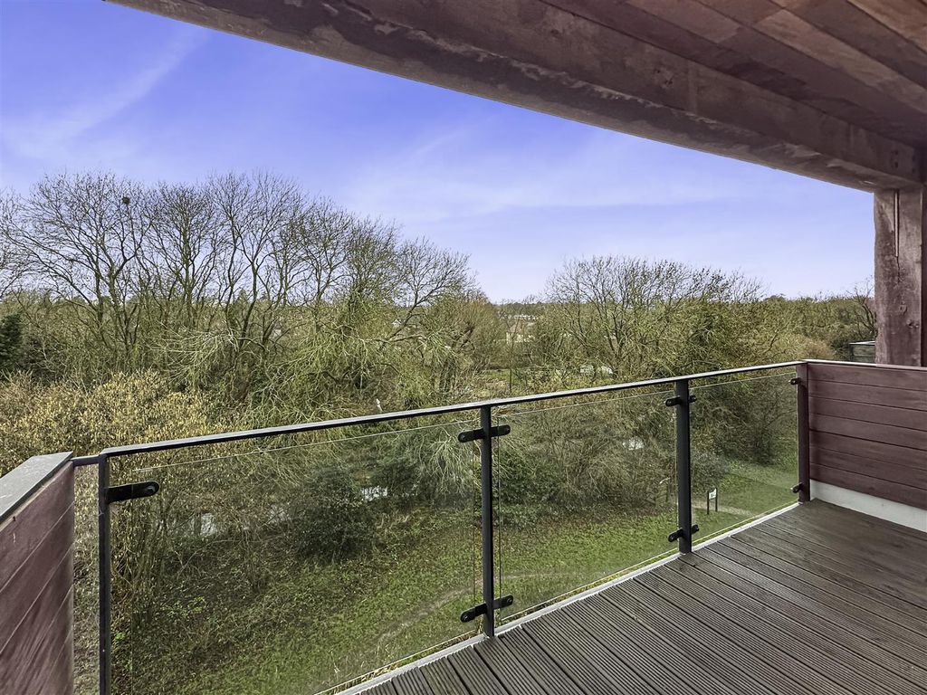 Property photo 3 of 16 Img (8).Jpg