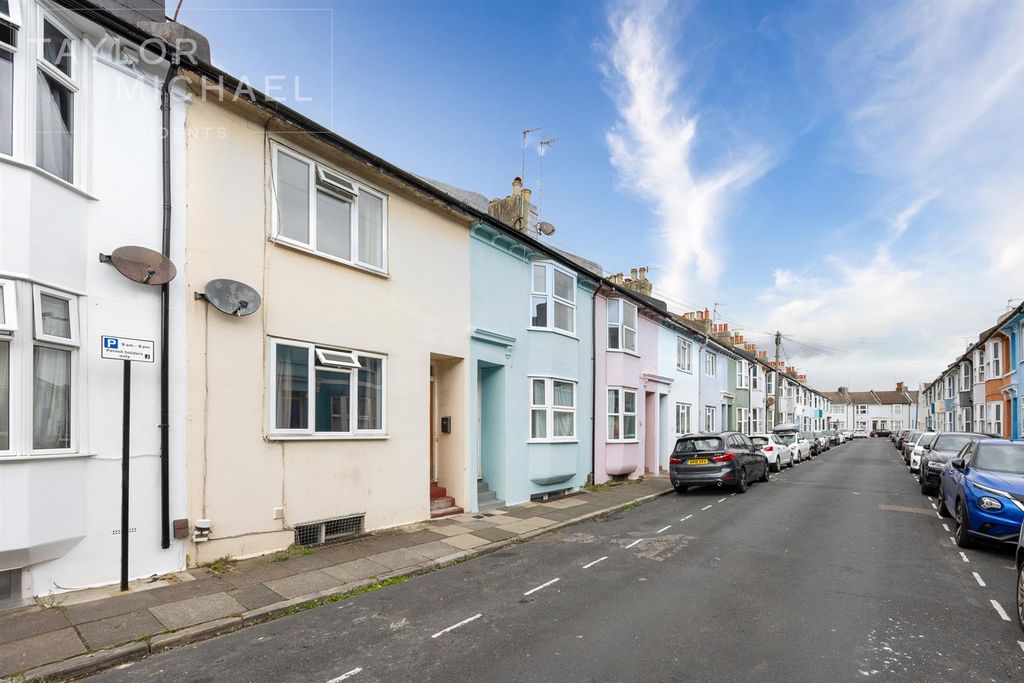 Property photo 1 of 17 Front