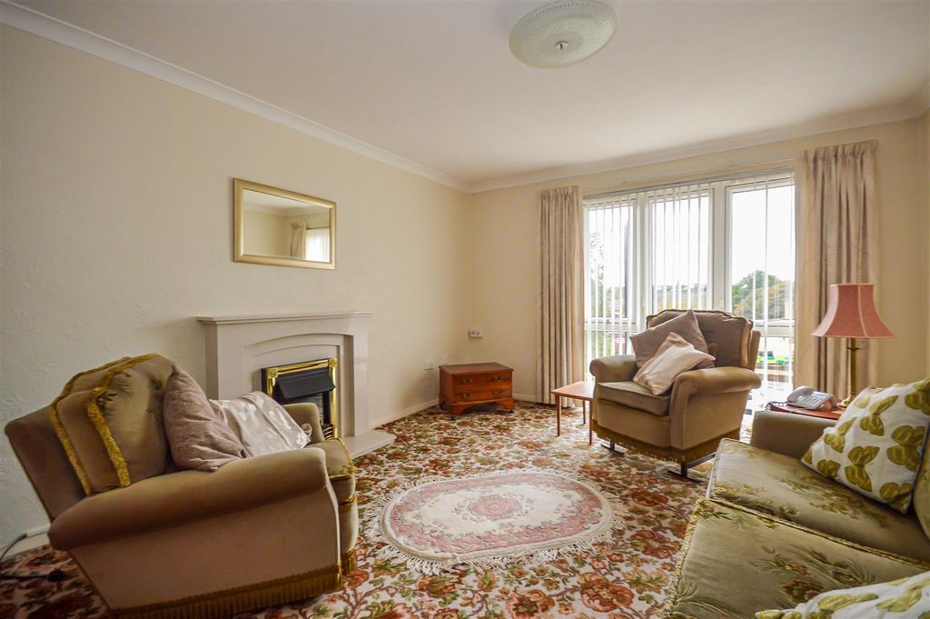 Property photo 3 of 6 Living Room