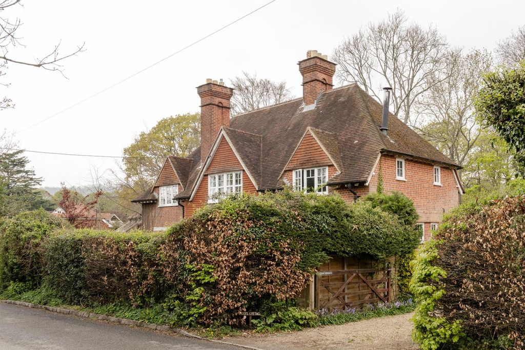 Property photo 2 of 42