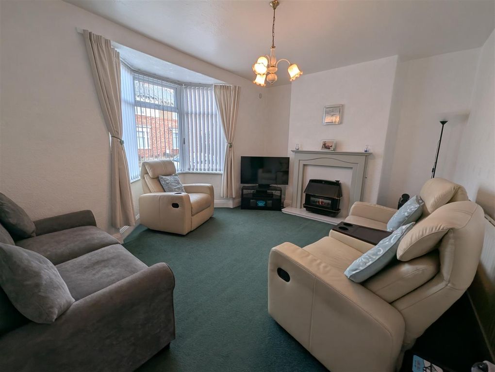 Property photo 2 of 10 Lounge