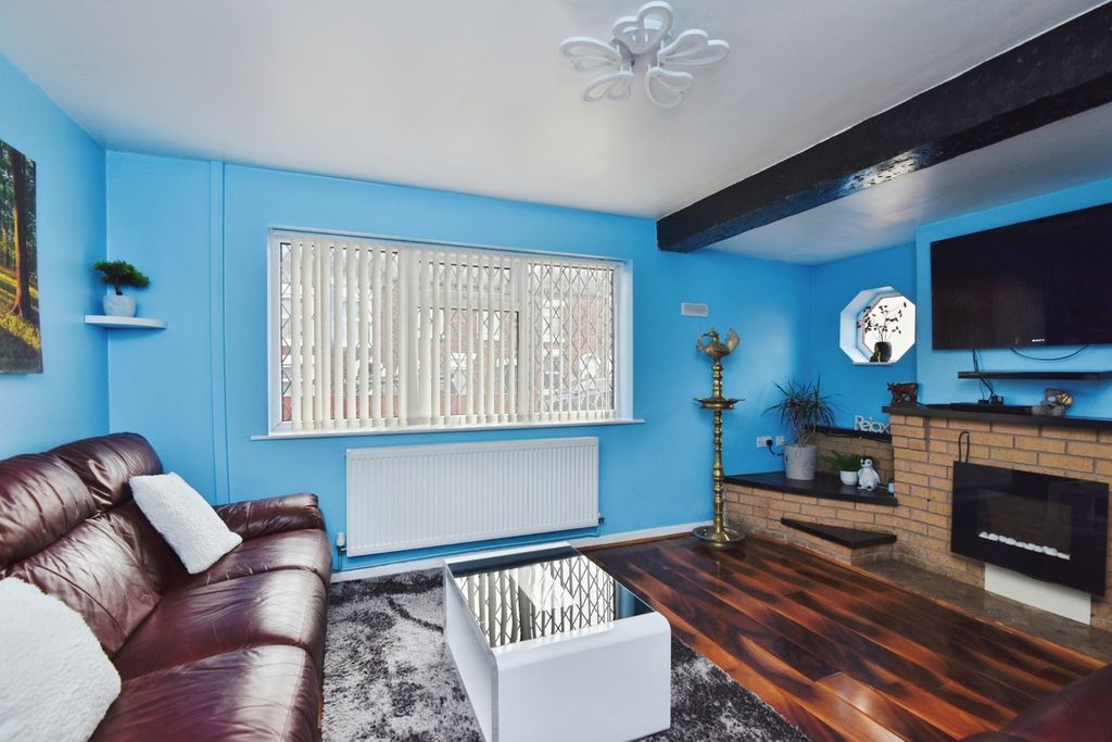 Property photo 3 of 17 Photo