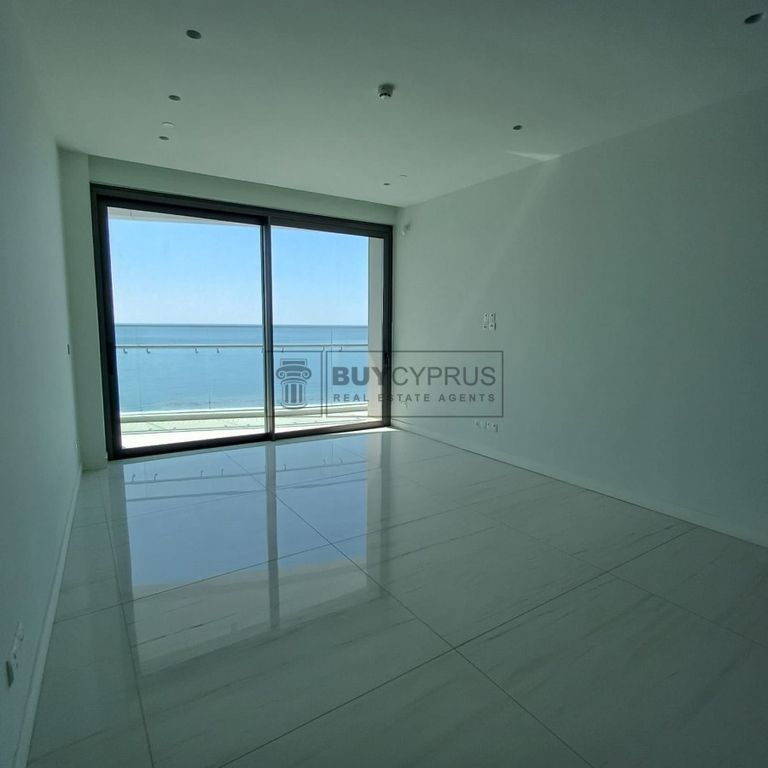 Property photo 2 of 44