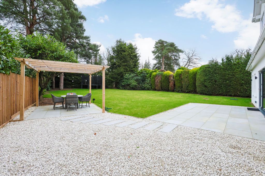 Property photo 2 of 17 Image