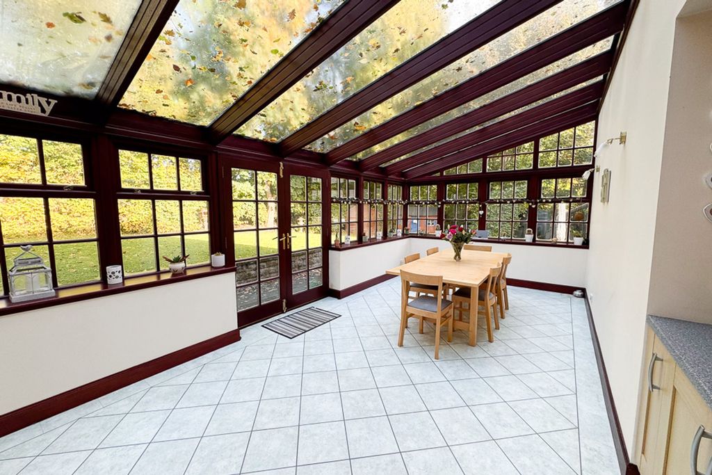 Property photo 3 of 35 Conservatory 1