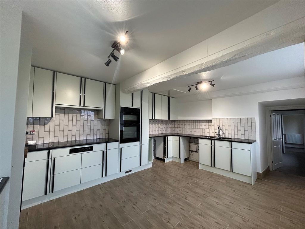 Property photo 2 of 14 Kitchen.Jpg