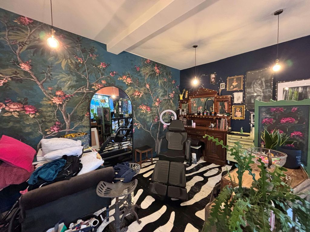 Property photo 3 of 7 Int 1 Shop 2.Jpg