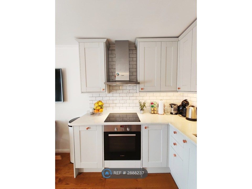 Property photo 1 of 23 Kitchen 2