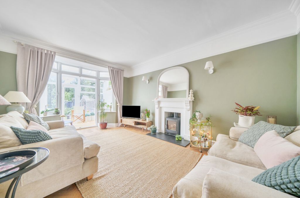 Property photo 3 of 27 1301431-19-68501F...