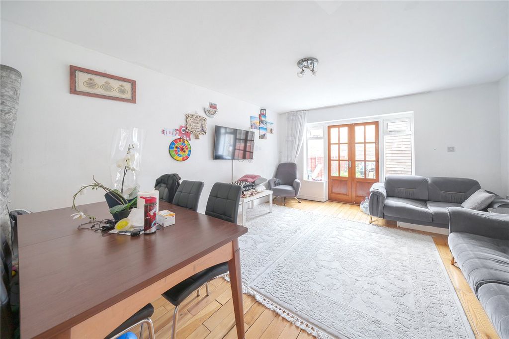 Property photo 2 of 20 Picture No. 23