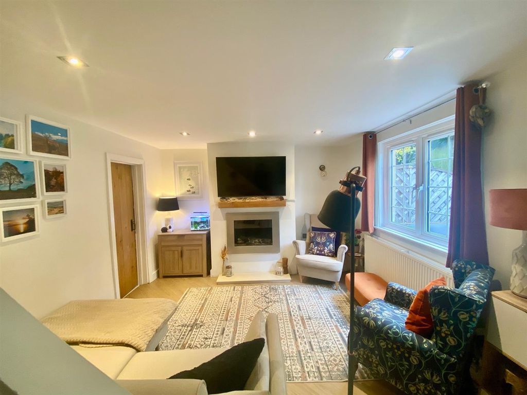 Property photo 3 of 22