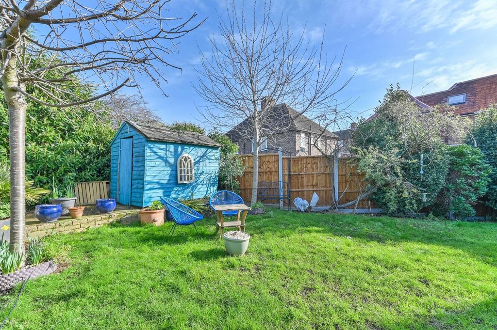 Property photo 3 of 27