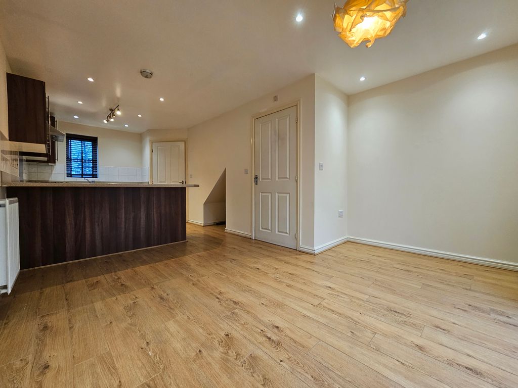 Property photo 3 of 18 Image