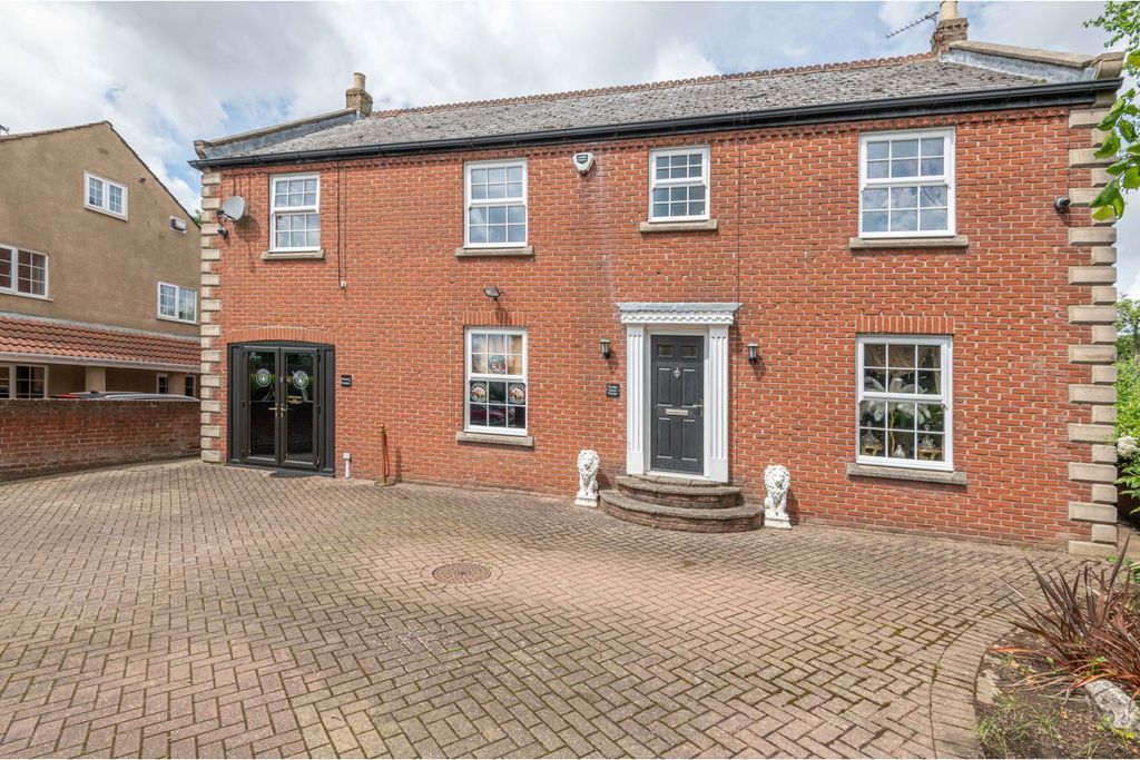 Property photo 1 of 25