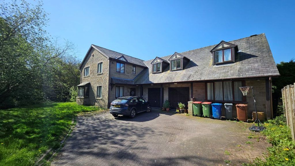 Property photo 2 of 42 1A