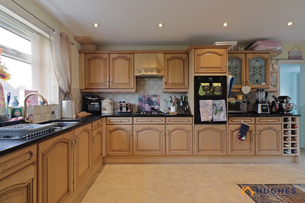 Property photo 3 of 24