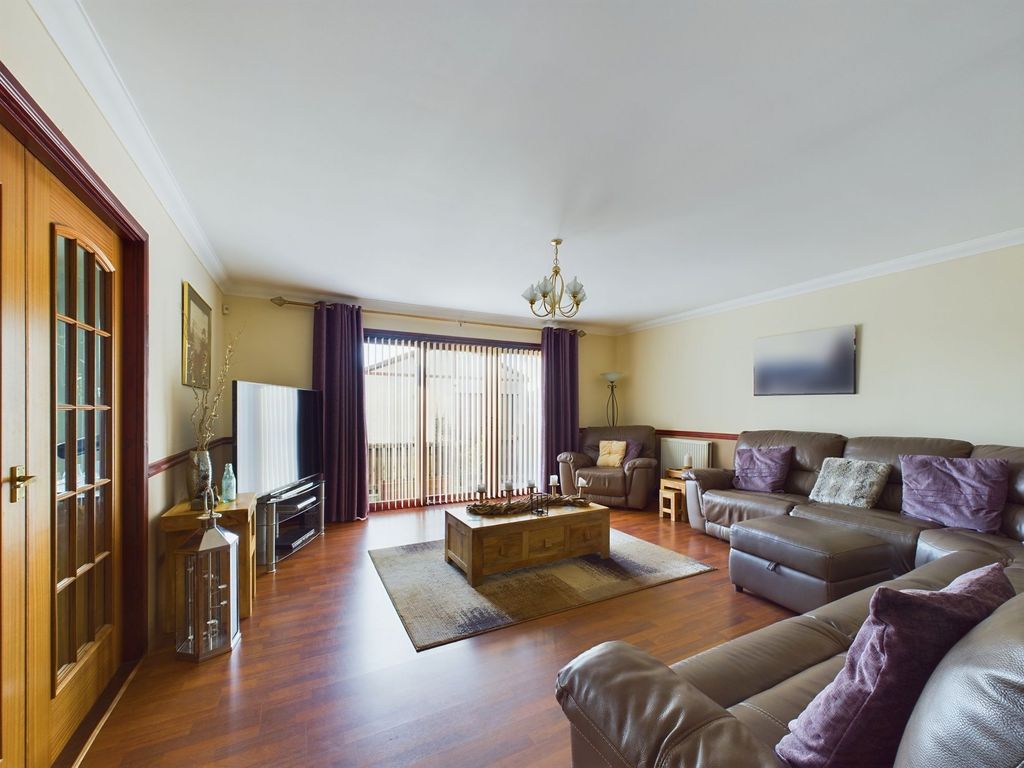 Property photo 2 of 31