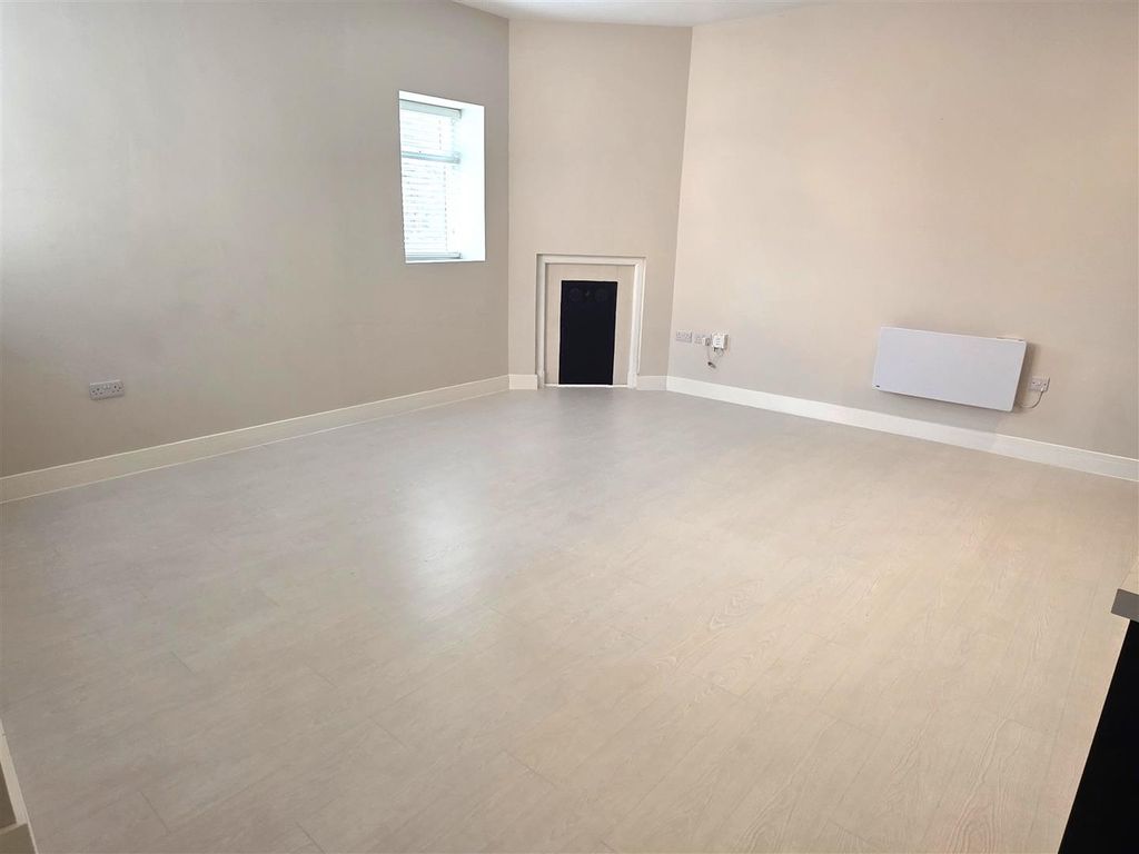 Property photo 3 of 7 Open Plan Living