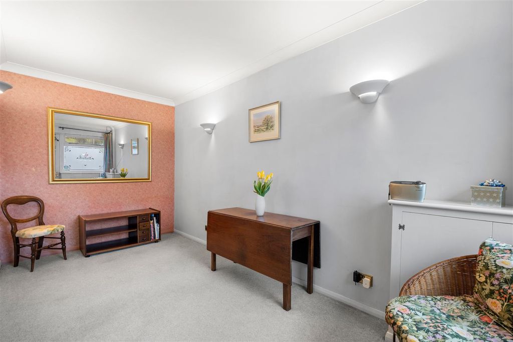 Property photo 2 of 15 Entrance Hall