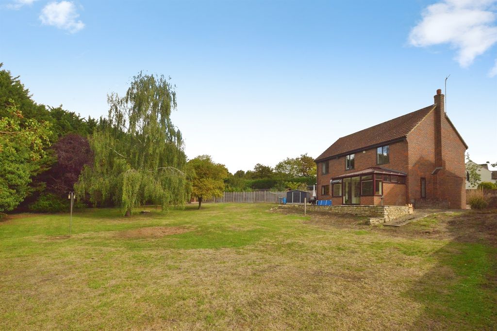 Property photo 2 of 19
