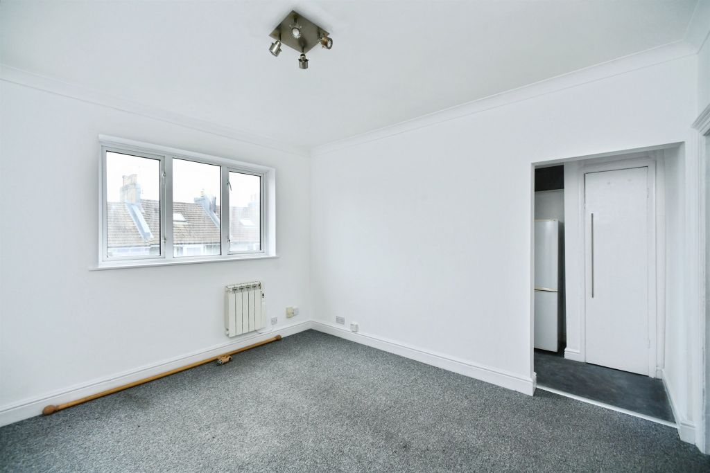 Property photo 2 of 15 Image