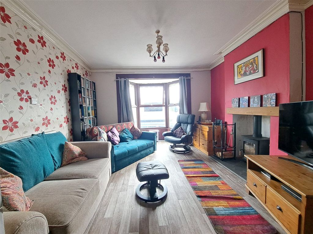 Property photo 3 of 28 Picture No. 06