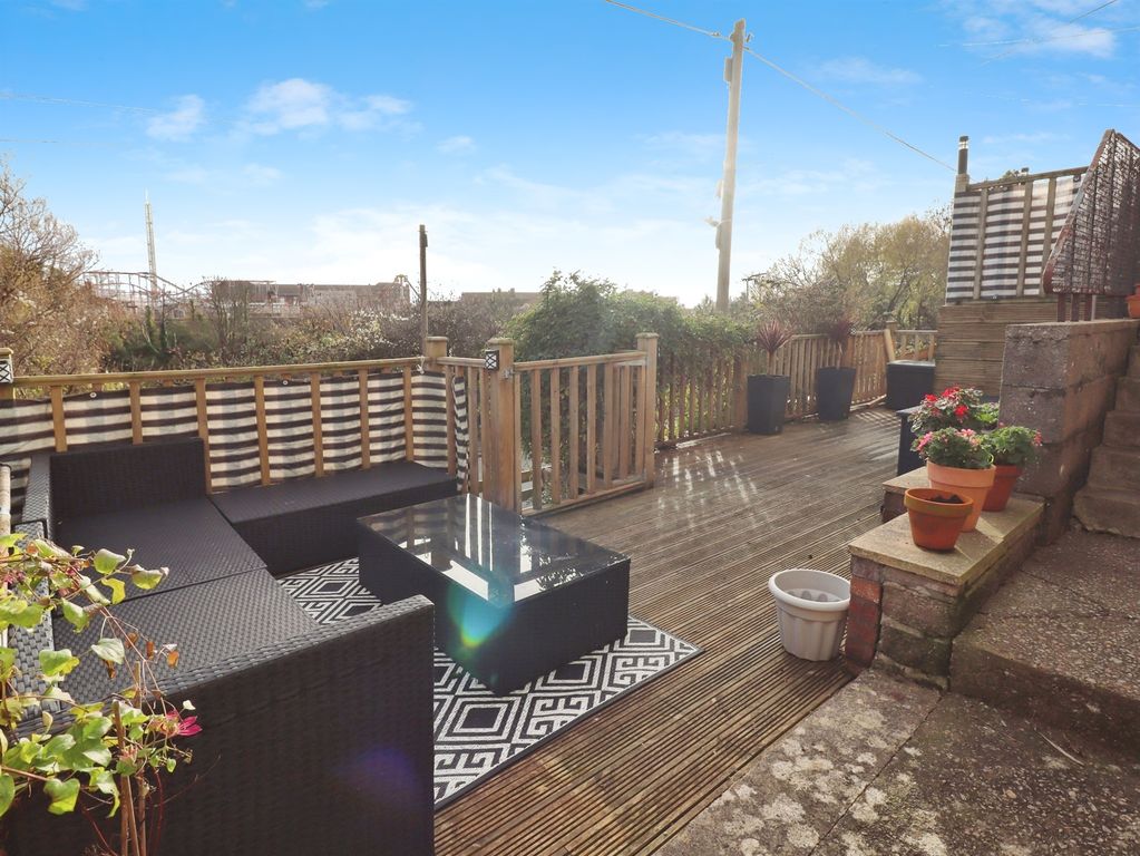 Property photo 2 of 33