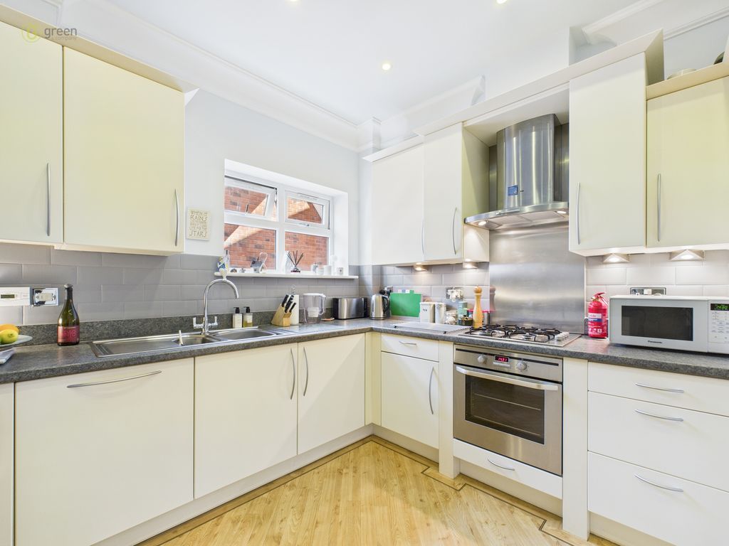 Property photo 3 of 23 Cam03830G0-Pr0205-Still014