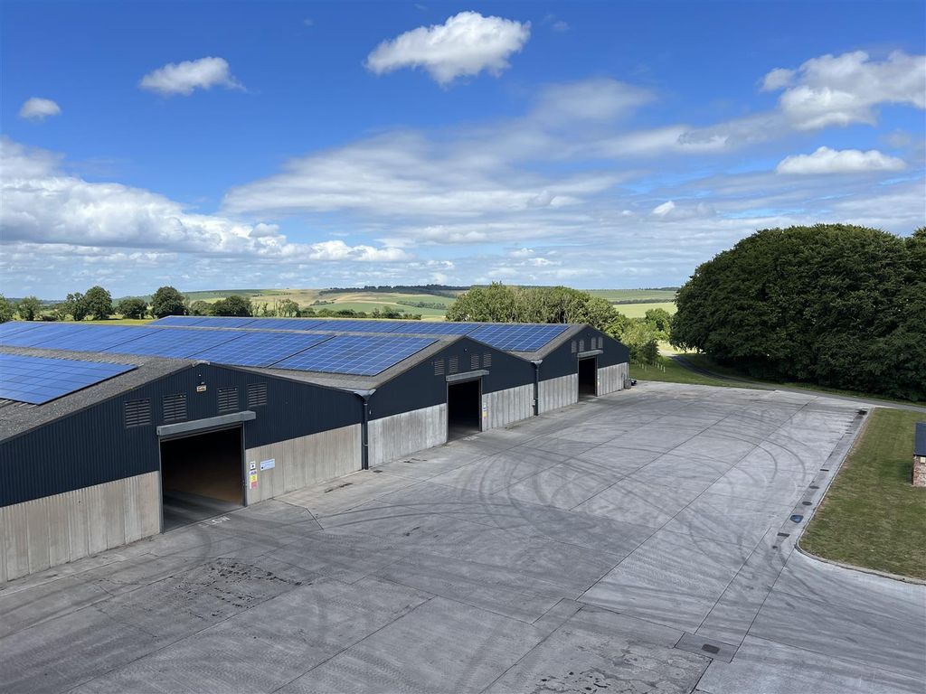 Property photo 1 of 12 Shed Solar.Jpg