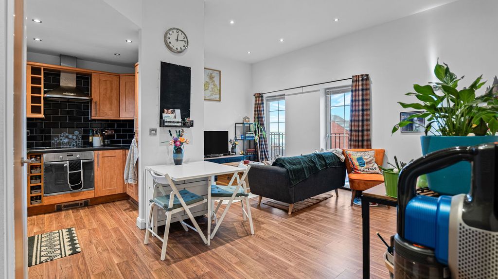 Property photo 3 of 24